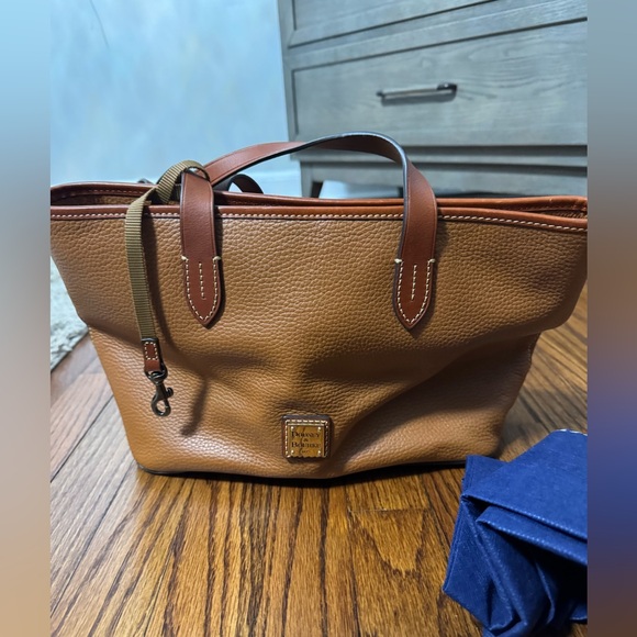 Dooney & Burke Shoulder Tote NWT